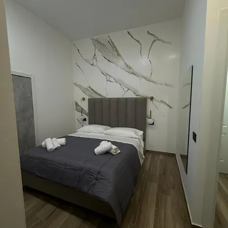 Maison Ecce Hom0