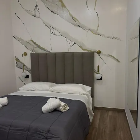 Maison Ecce Hom0 Neapol